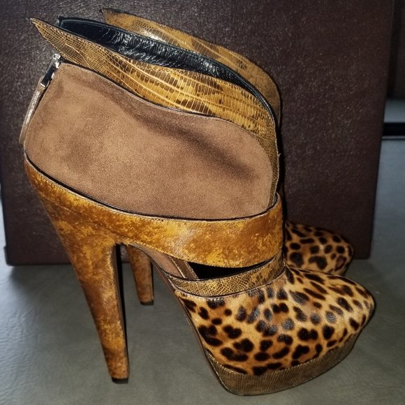 RARE New In Box Alaia 6.5 inch Platform heel ankle boots - Picture 4 of 16